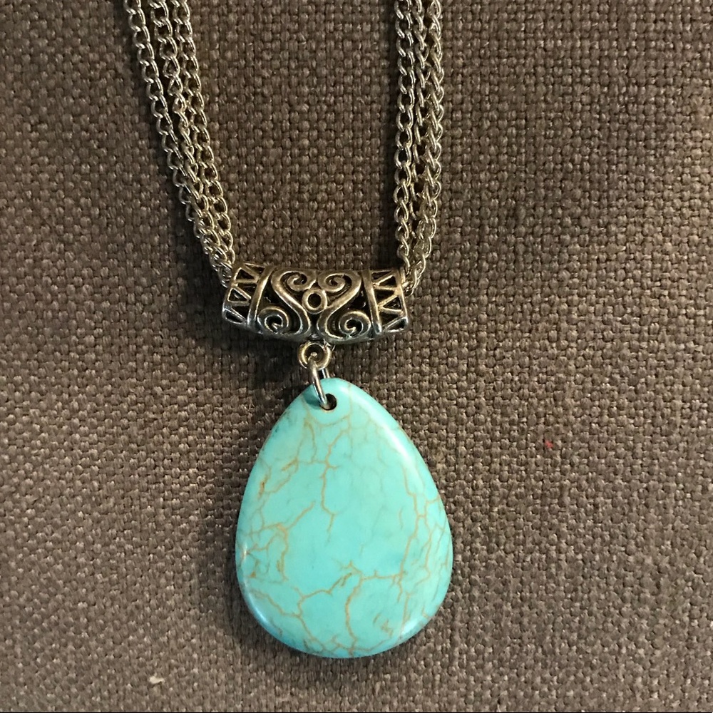 Necklace and earring set. Turquoise